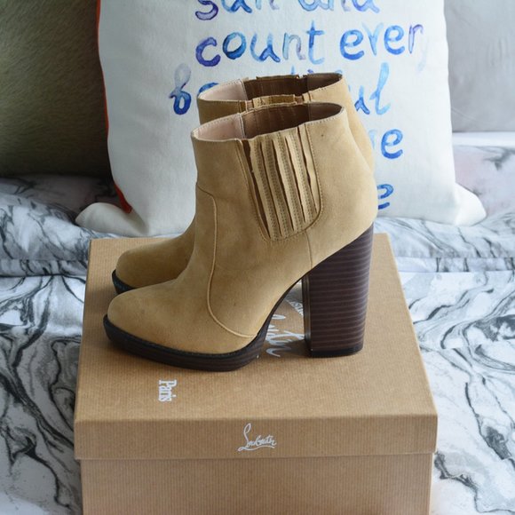 NWOT Zara Beige Vegan Suede Platform Ankle Boots - Picture 2 of 6
